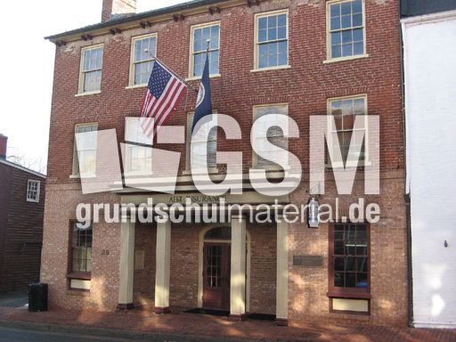 002 Leesburg, Versicherungsgebäude.JPG